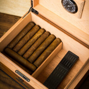 Hộp Bảo Quản Xì Gà Lubinski RA 933 1 Hop Bao Quan Xi Ga Lubinski RA 933 3