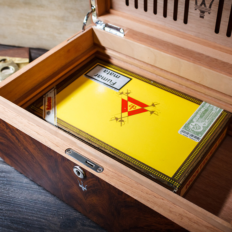 Hộp Bảo Quản Xì Gà Lubinski RA934 Hộp Bảo Quản Xì Gà Lubinski RA934