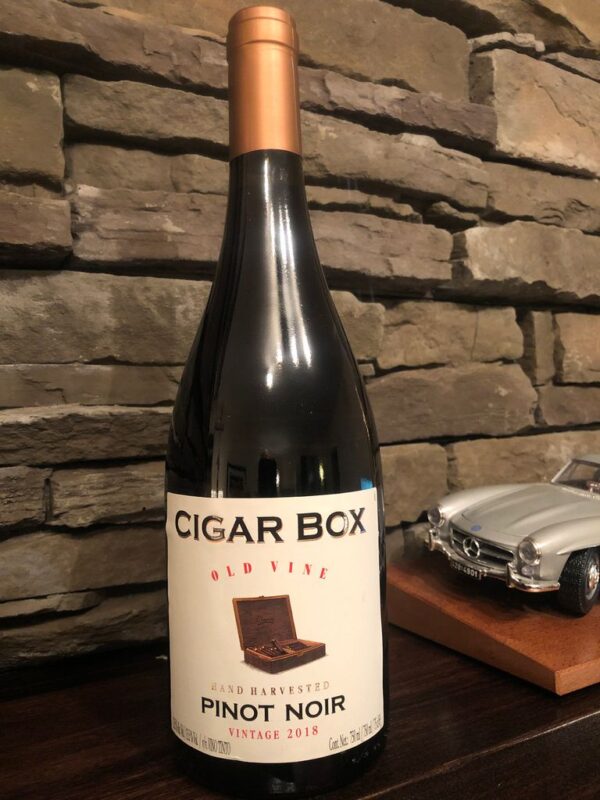 Rượu Vang Cigar Box Pinot Noir