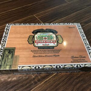 Xì Gà Arturo Fuente Sun Grown Chateau Fuente Queen B 1 Xi Ga Arturo Fuente Sun Grown Chateau Fuente Queen B