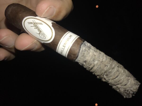 Xì Gà Davidoff Millennium Robusto