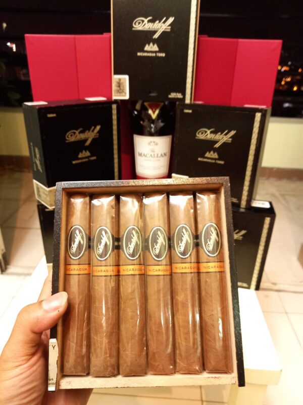 Xì Gà Davidoff Nicaragua Toro