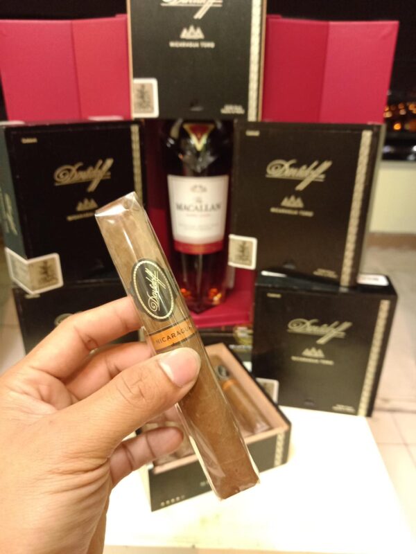 Xì Gà Davidoff Nicaragua Toro