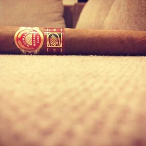 Xi Ga H. Upmann Royal Robustos LCDH 2