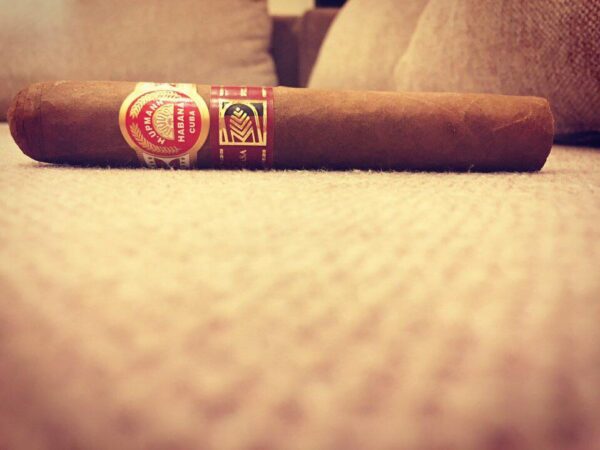 Xì Gà H. Upmann Royal Robustos LCDH