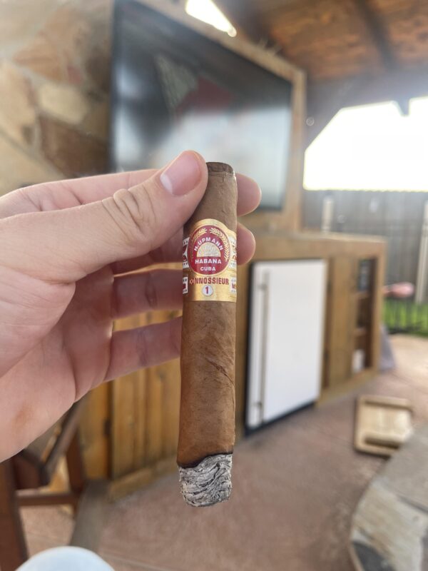 Xì Gà H.Upmann Connossieur No 1