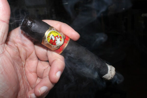 Xì Gà La Gloria Cubana Serie R No 6