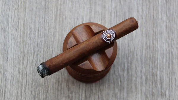 Xì Gà Montecristo No 3