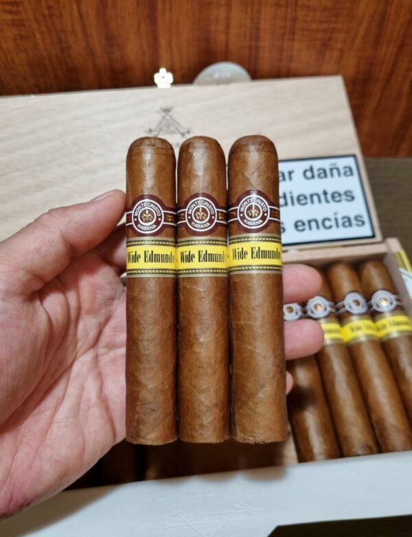 Xì Gà Montecristo Wide Edmundo