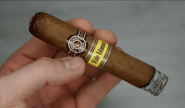 Xì Gà Montecristo Wide Edmundo