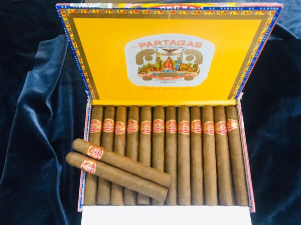 Xì Gà Partagas Aristocrats