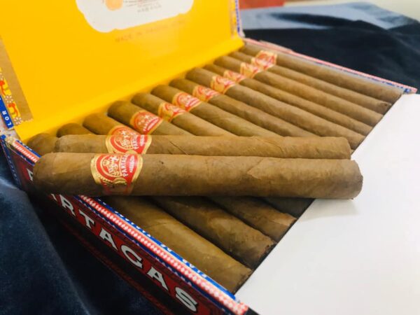 Xì Gà Partagas Aristocrats