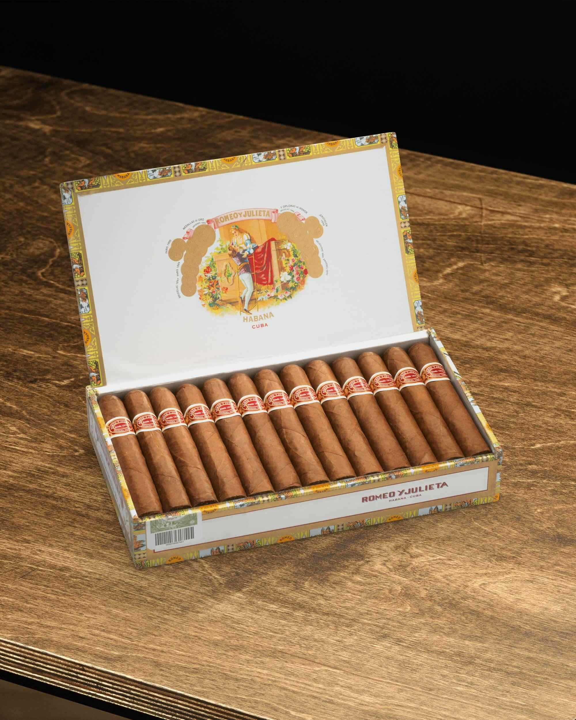 Xì Gà Romeo y Julieta Exhibicion No 4 Xì Gà Romeo y Julieta Exhibicion No 4