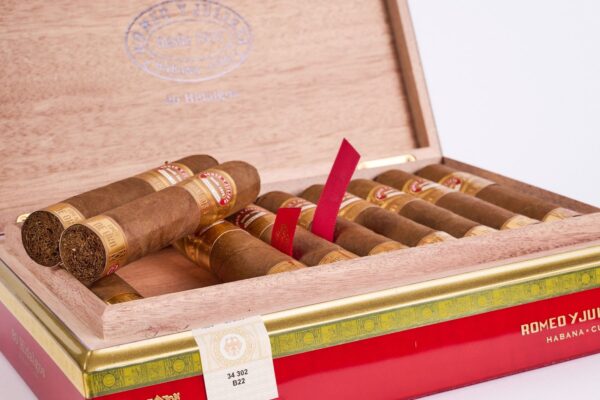 Xì Gà Romeo y Julieta Linea De Oro Hidalgos