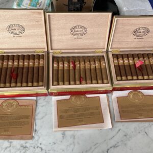 Xì Gà Romeo y Julieta Linea De Oro Nobles 3 Xi Ga Romeo y Julieta Linea De Oro Nobles 1