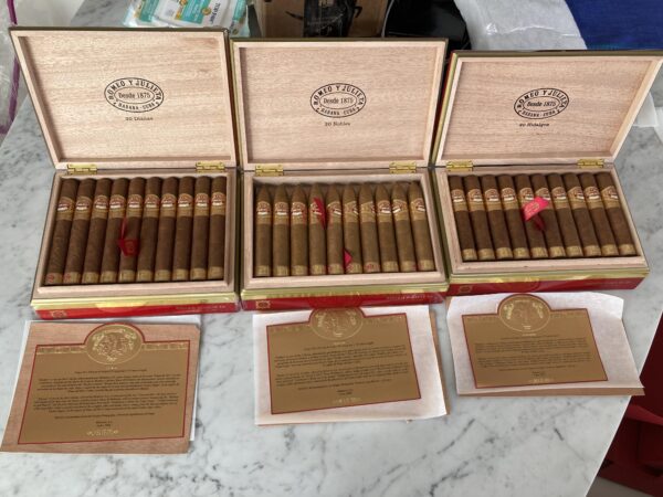 Xì Gà Romeo y Julieta Linea De Oro Nobles