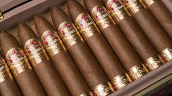 Xì Gà Romeo y Julieta Linea De Oro Nobles