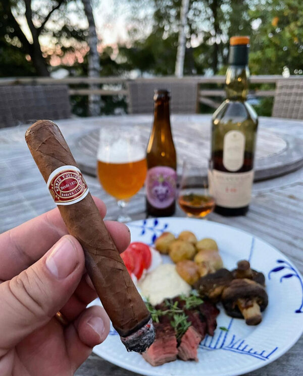 Xì Gà Romeo y Julieta No 3 Tubos