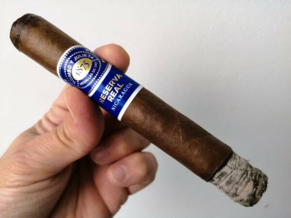 Xì Gà Romeo y Julieta Reserva Real Nicaragua Toro