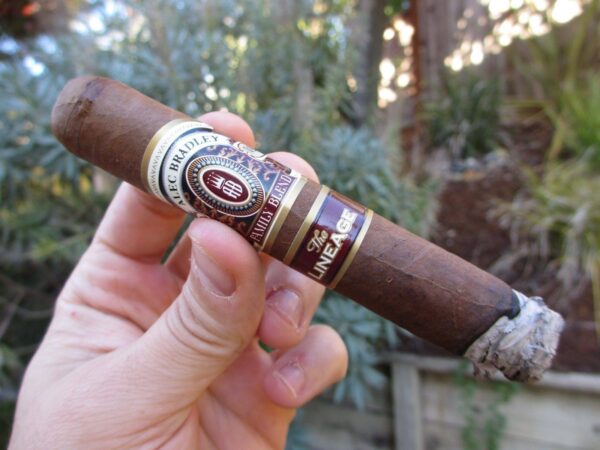 Xì Gà Alec Bradley The Lineage