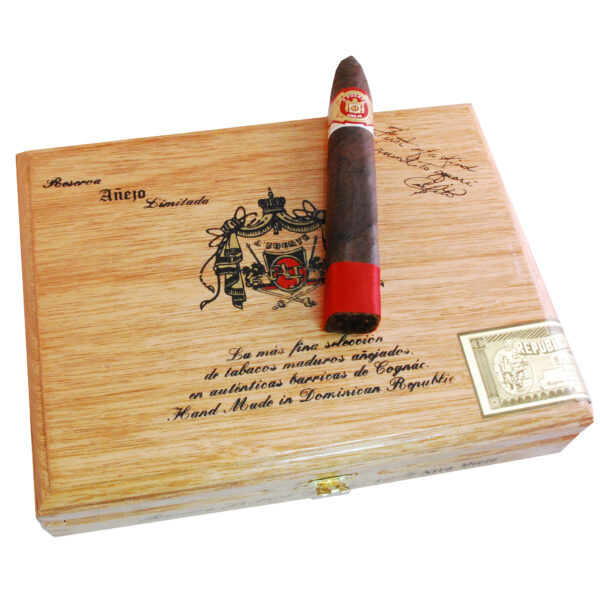 Xì Gà Arturo Fuente Anejo Reserva Shark No 77