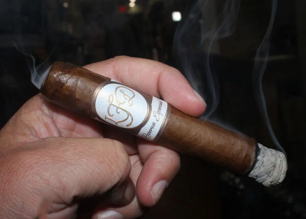 Xì Gà La Flor Dominicana Reserve Especial