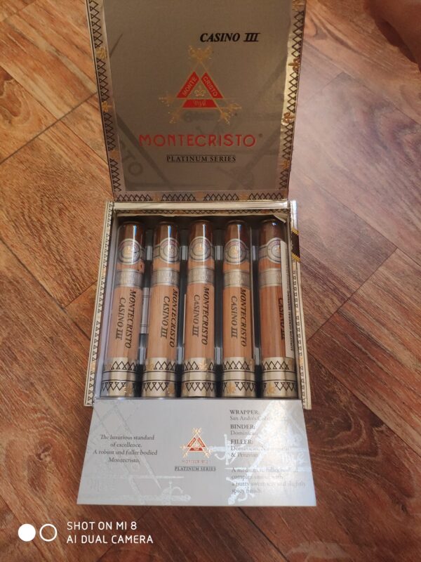 Xì Gà Montecristo Platinum Series Casino III Cigar