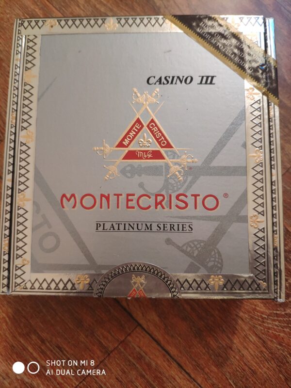 Xì Gà Montecristo Platinum Series Casino III Cigar