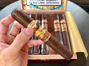 Xì Gà Paradiso by Ashton Coloso