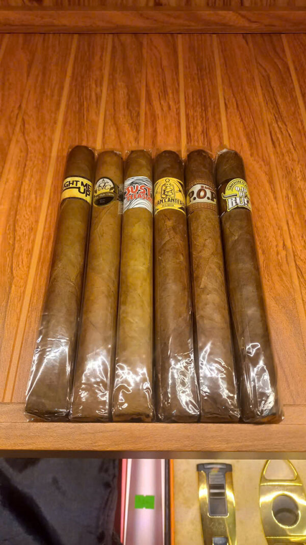 Combo Xi Ga El Cheapo Churchill Sampler 6 Dieu